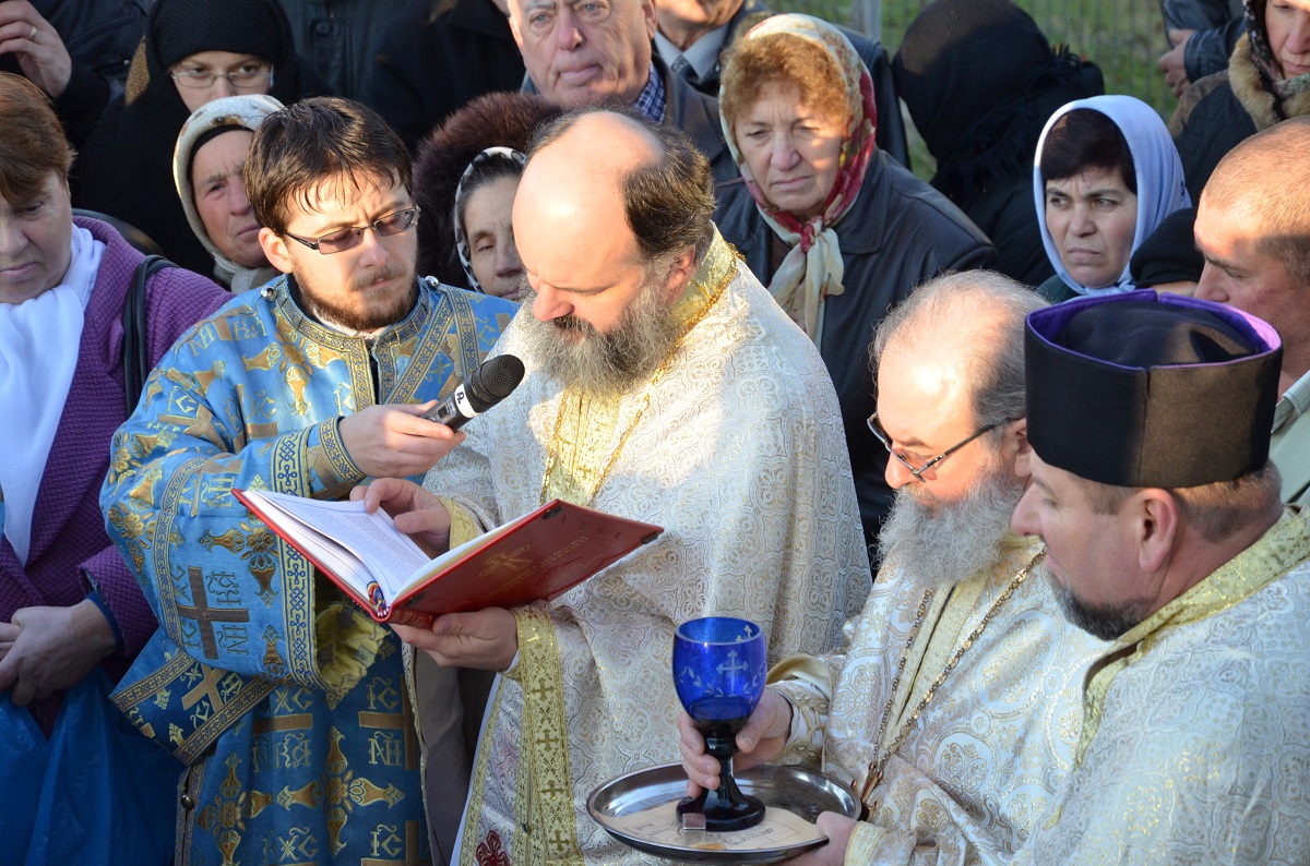 PS Innocentios, la resfinţirea bisericii din Dorobanţ: „Nu m-am bucurat niciodată de atâta ospitalitate şi dragoste“