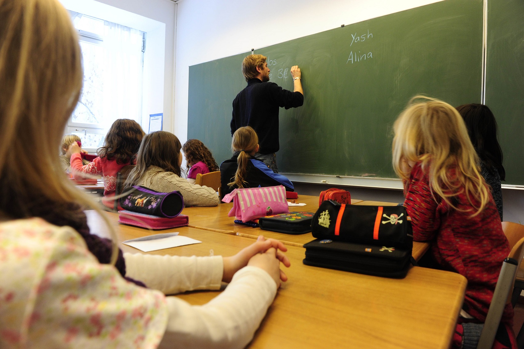 Educaţia, factor determinant al participării şi implicării civice
