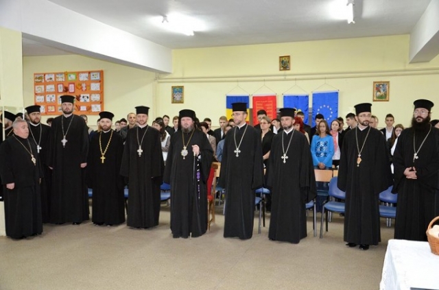 Serbare la Liceul Ortodox din Oradea Serbare la Liceul Ortodox din Oradea