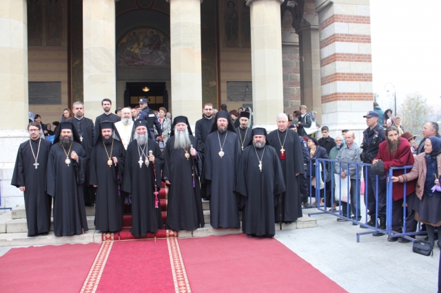 Ocrotitorul oltenilor, cinstit de mii de credincioşi: Sfântul Dimitrie, prăznuit în Cetatea Craiovei