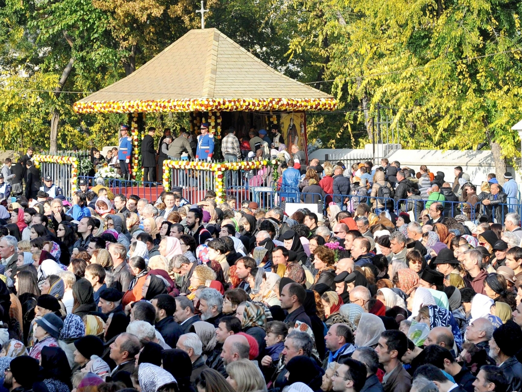 Programul Sărbătorii Sfântului Cuvios Dimitrie cel Nou, ocrotitorul Bucureştilor (24 - 29 octombrie 2013)