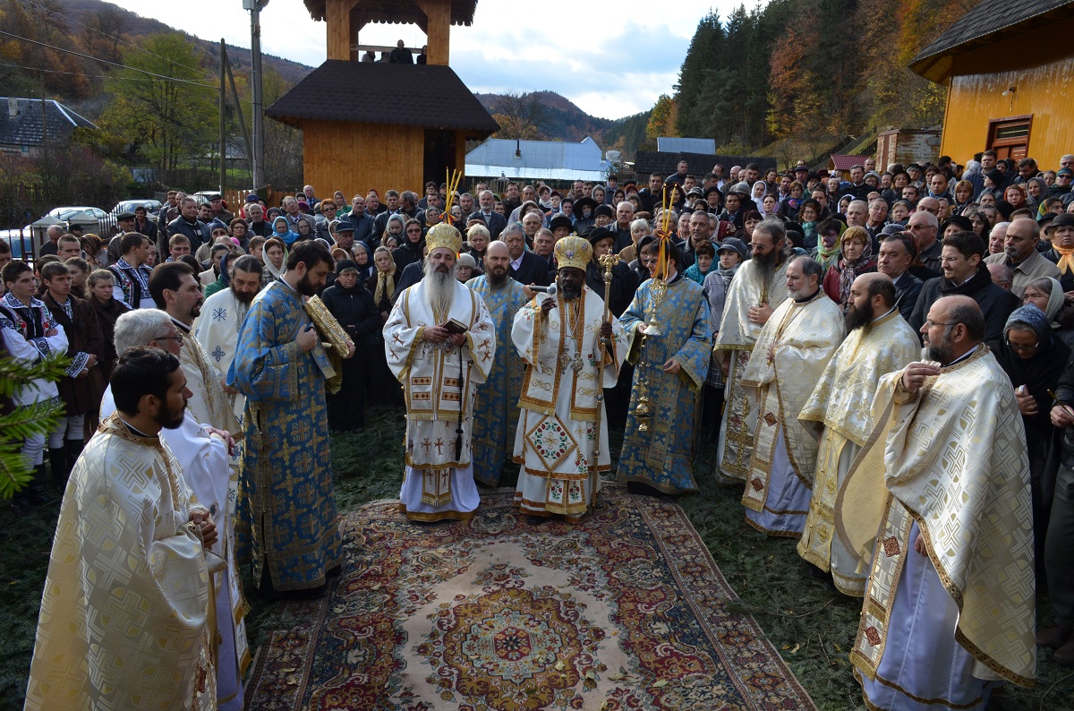 Biserica parohiei Bâtca Doamnei, sfinţită de doi ierarhi