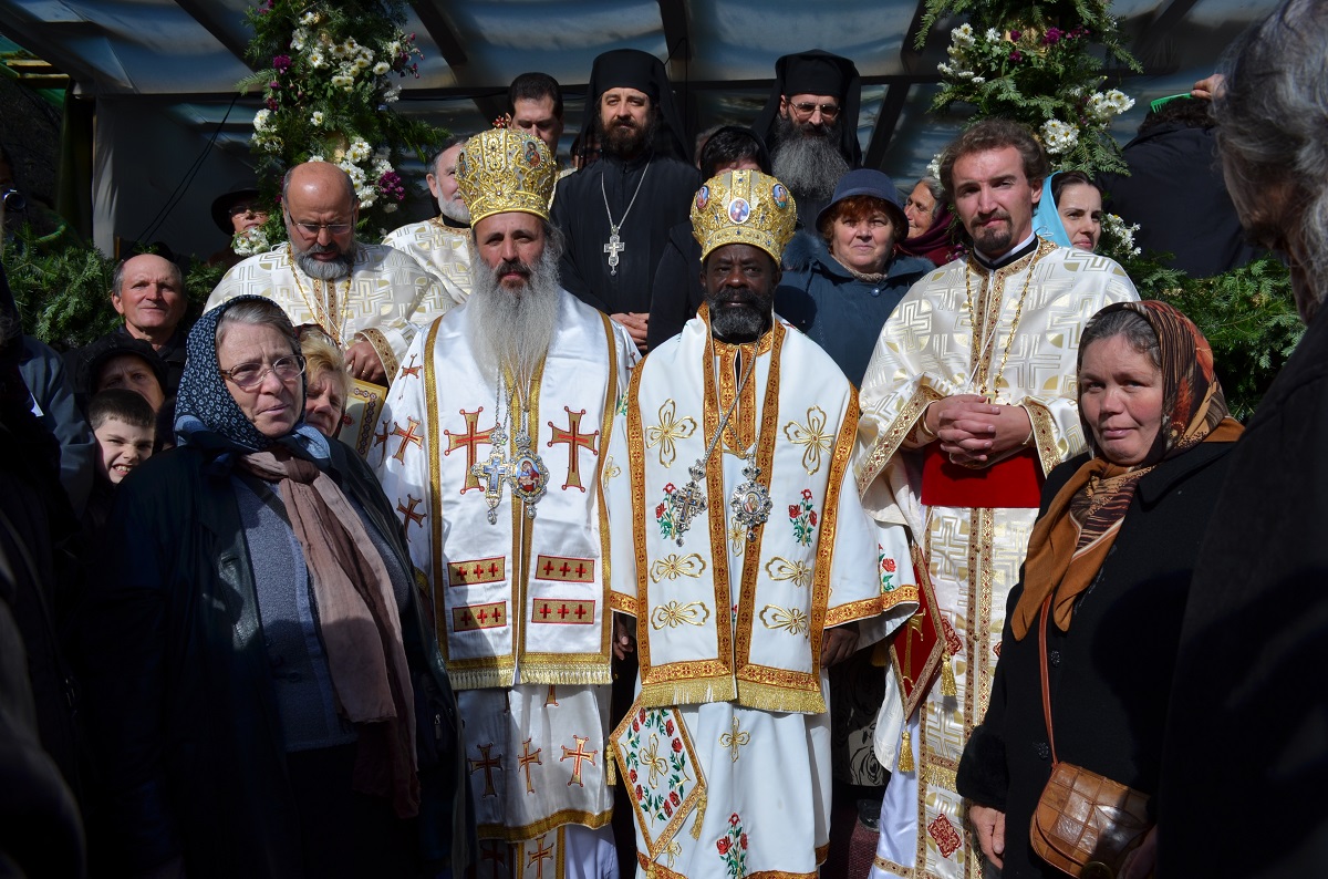 Biserica parohiei Bâtca Doamnei, sfinţită de doi ierarhi