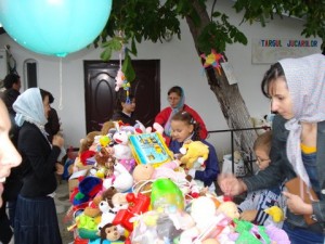 Târgul Jucăriilor, la Biserica „Sfântul Nicolae” – Brânduşa din Craiova Târgul Jucăriilor, la Biserica „Sfântul Nicolae” – Brânduşa din Craiova