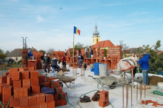 Voluntariat la Aşezământul „Sfântul Nicolae” de la Checea Voluntariat la Aşezământul „Sfântul Nicolae” de la Checea