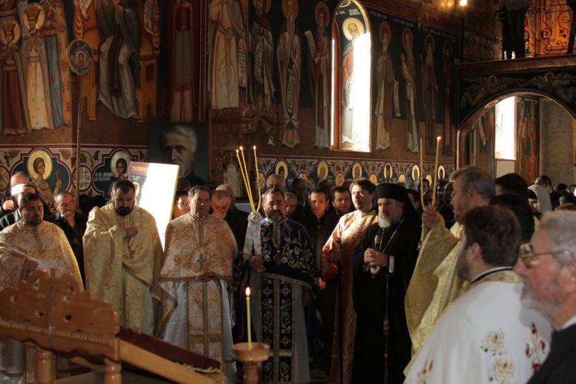 Prezenţă arhierească în parohia Mănăstirea Caşin 2