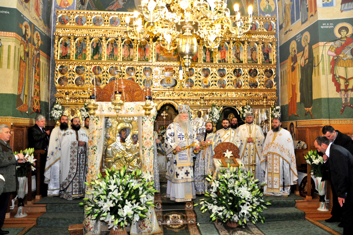 Sărbătoare la Schitul Vovidenia-Neamț