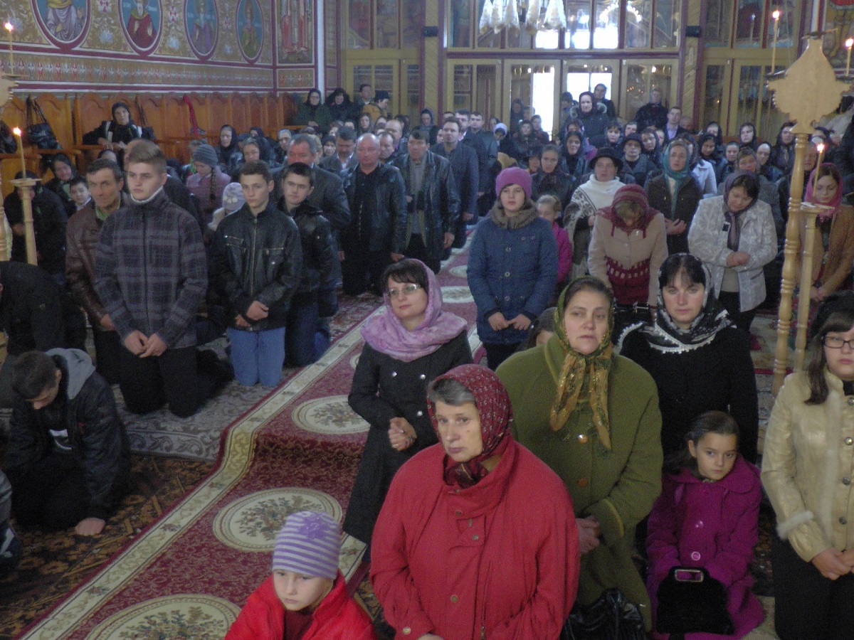 Liturghie arhierească în parohia Frătăuţii Vechi
