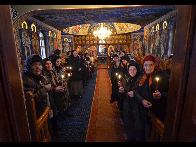 Slujire chiriarhală în parohia mehedinţeană Bahna