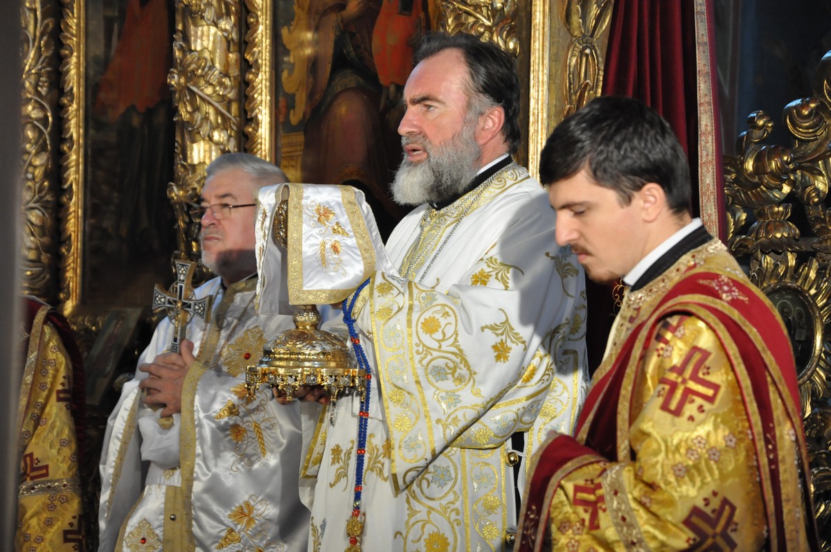 Liturghie arhierească la Biserica Bărboi din Iaşi