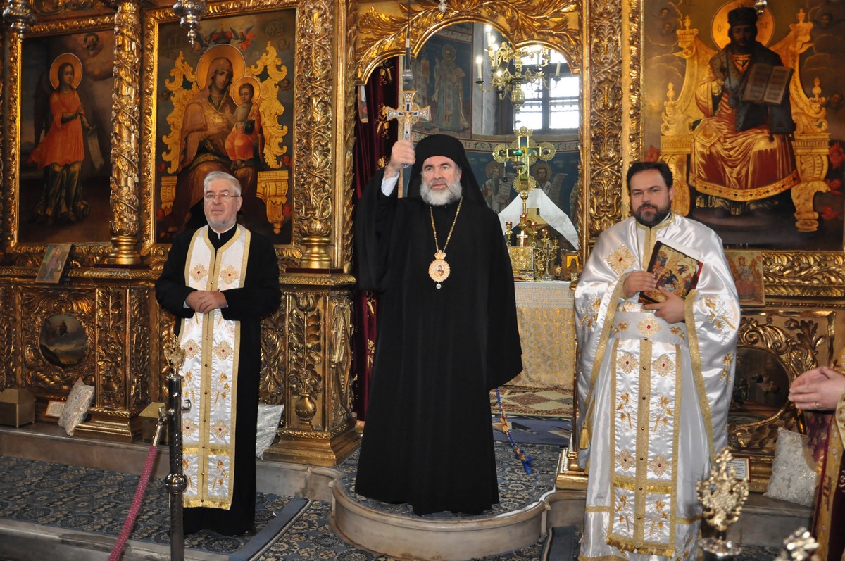 Liturghie arhierească la Biserica Bărboi din Iaşi