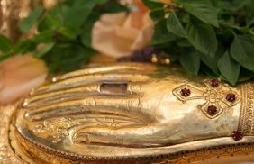 Mâna dreaptă a Sfântului Mucenic Gheorghe, adusă în Ucraina