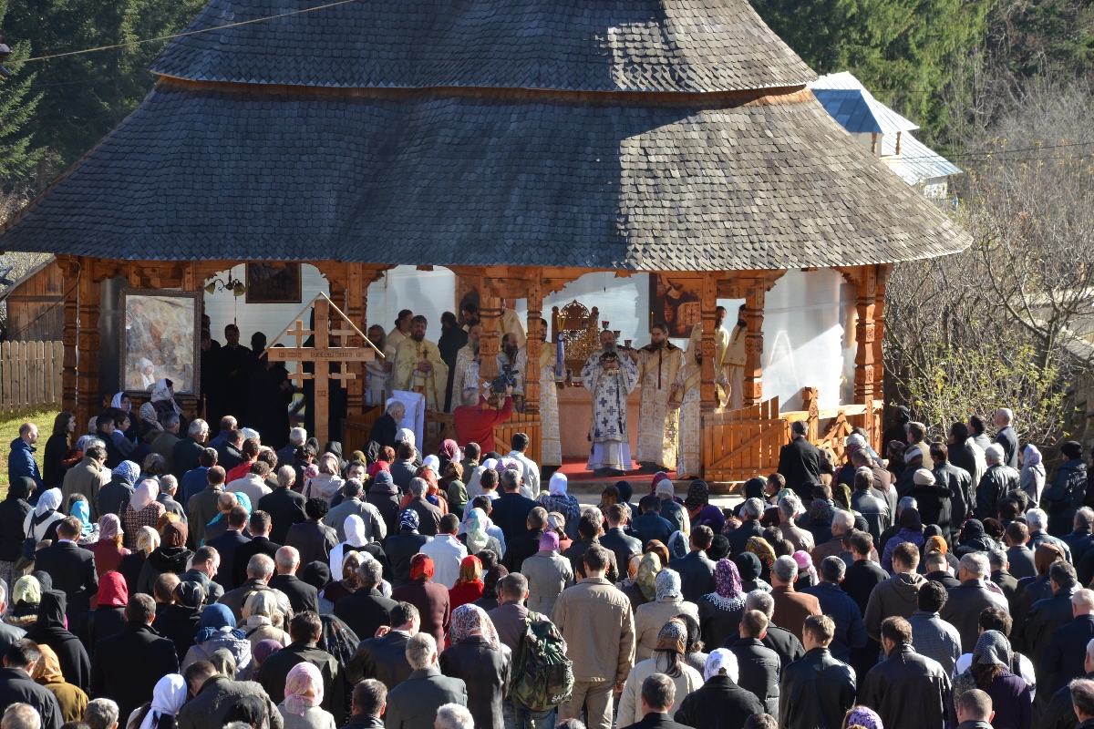 IPS Mitropolit Teofan, prezent la hramul Mănăstirii Petru Vodă