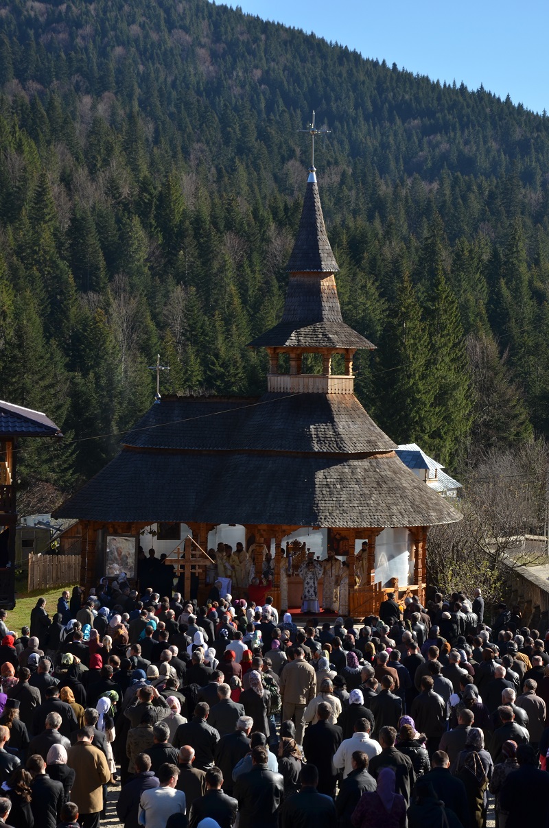 IPS Mitropolit Teofan, prezent la hramul Mănăstirii Petru Vodă IPS Mitropolit Teofan, prezent la hramul Mănăstirii Petru Vodă