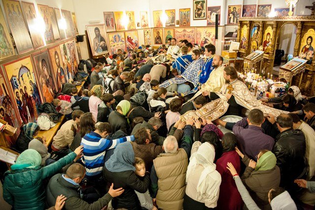 Hram și sărbătoare la Prima Porta - Lumină din preaplinul luminii Maicii Domnului