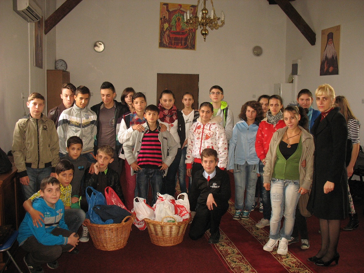 Daruri pentru nevoiaşii din două parohii ieşene