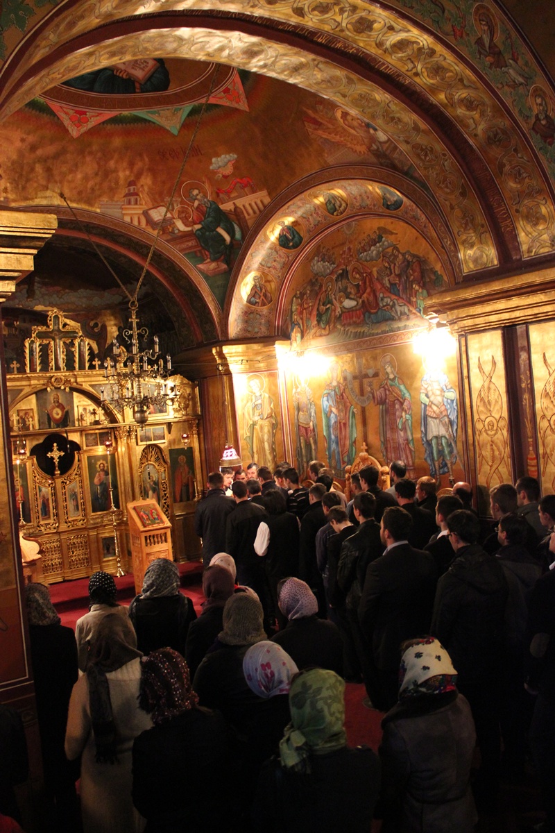 Moment de sărbătoare la capela Facultăţii de Teologie Ortodoxă din Iaşi