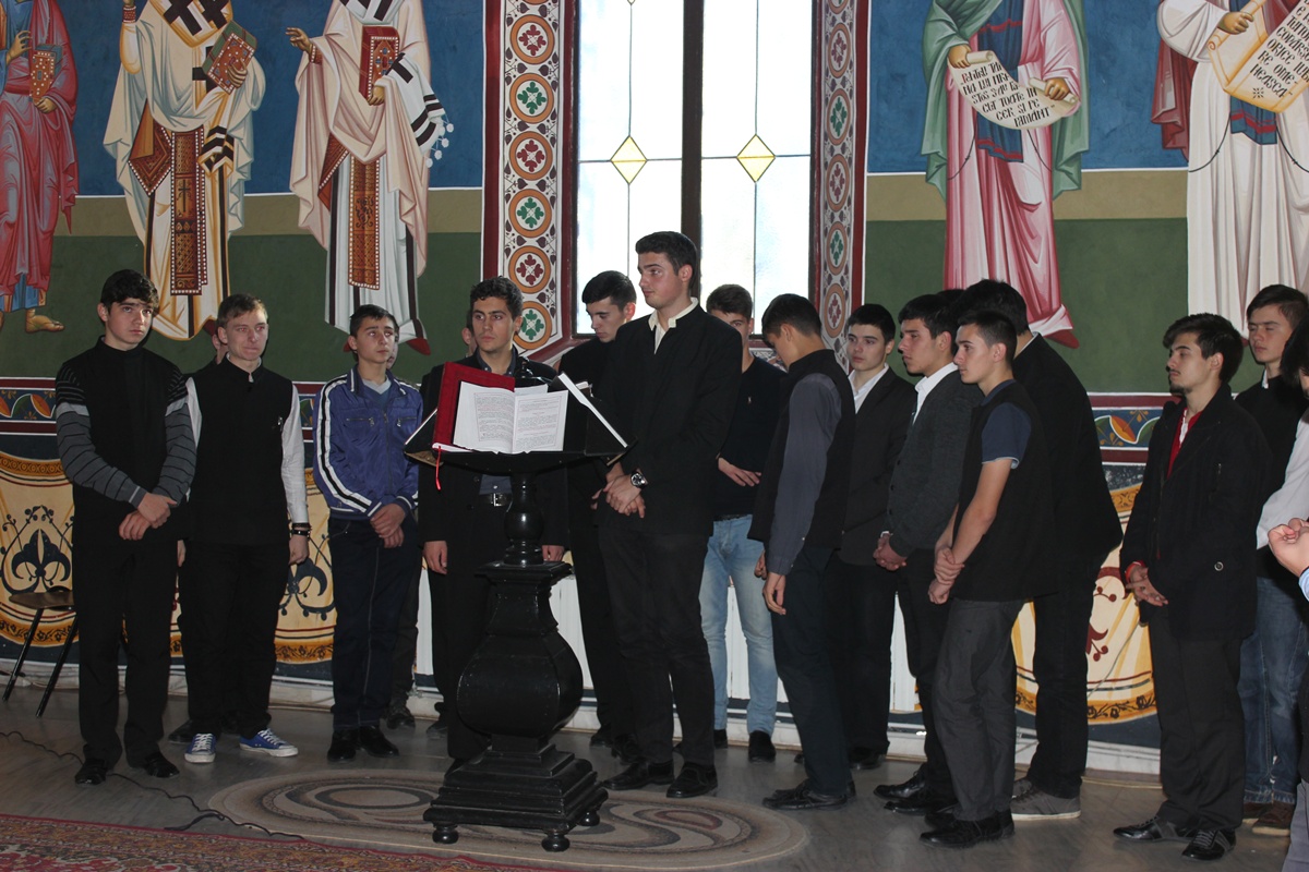 „Împreună, pentru o lume fără teamă şi violenţă”