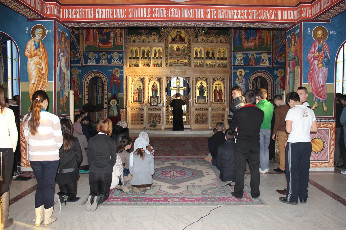 „Împreună, pentru o lume fără teamă şi violenţă”