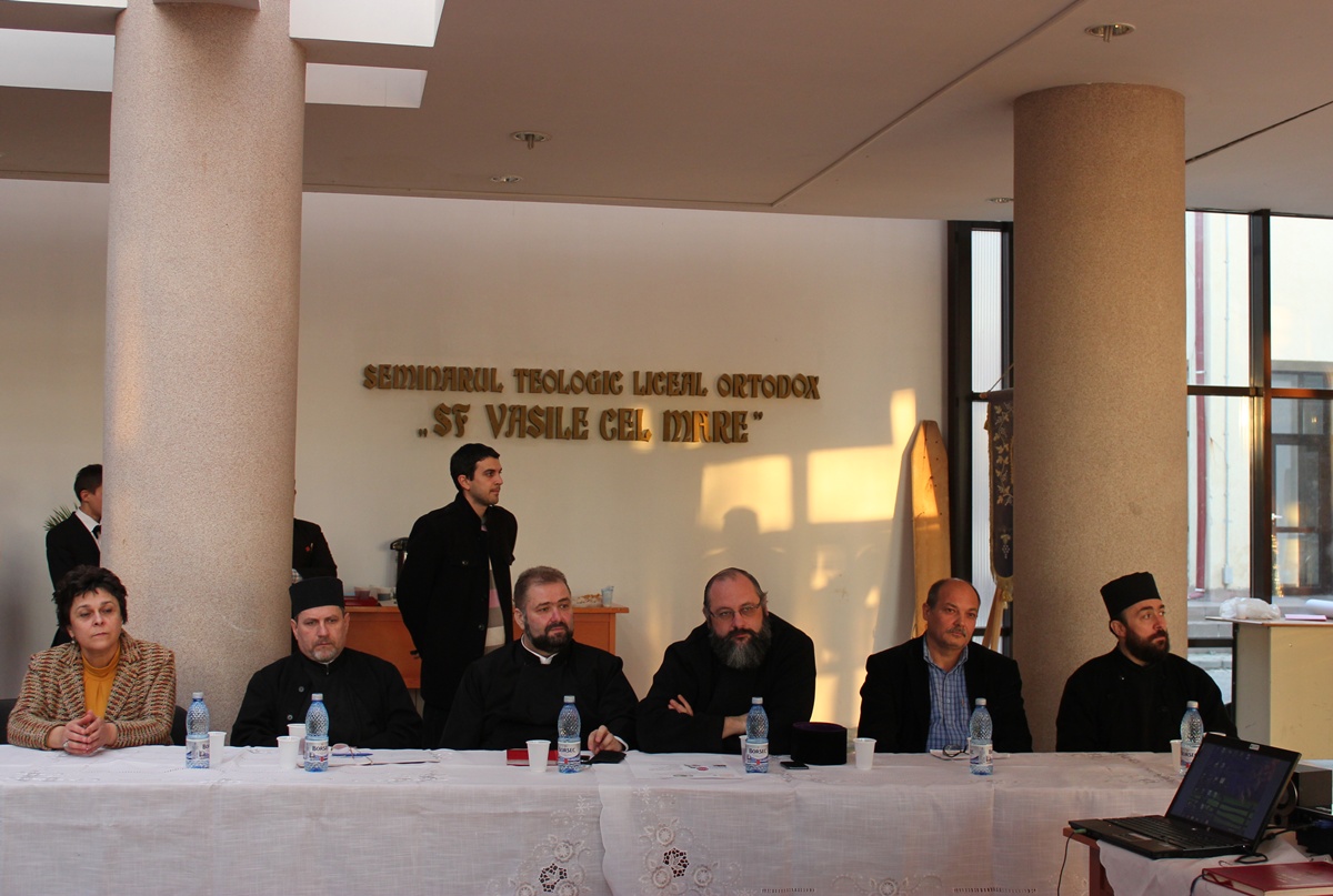 „Împreună, pentru o lume fără teamă şi violenţă”