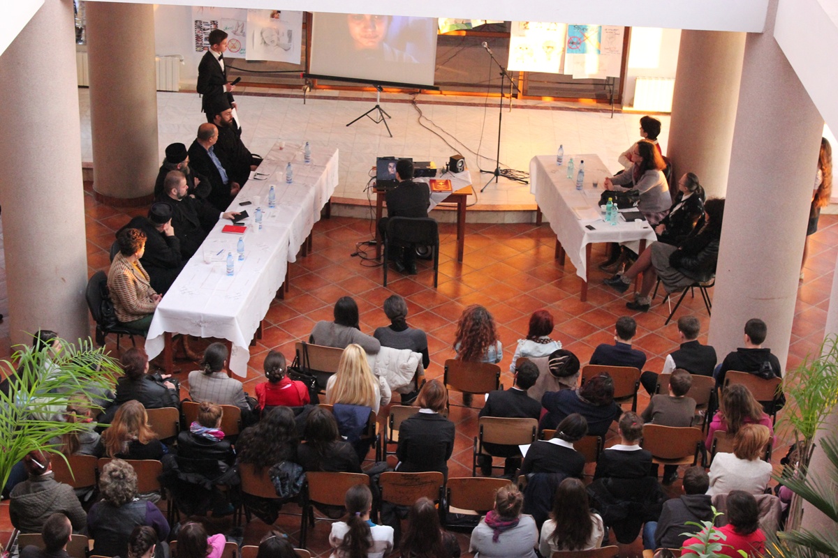 „Împreună, pentru o lume fără teamă şi violenţă”