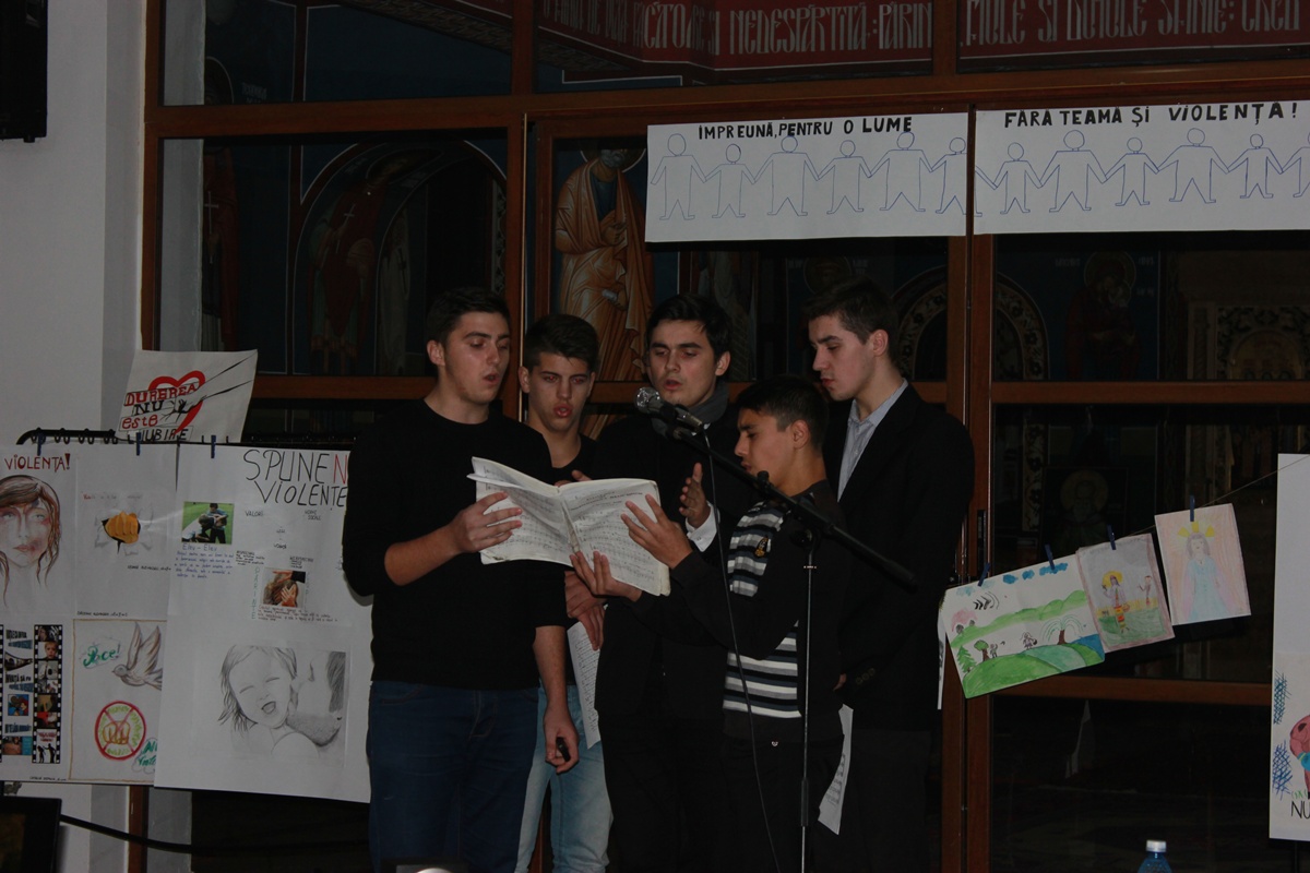 „Împreună, pentru o lume fără teamă şi violenţă”