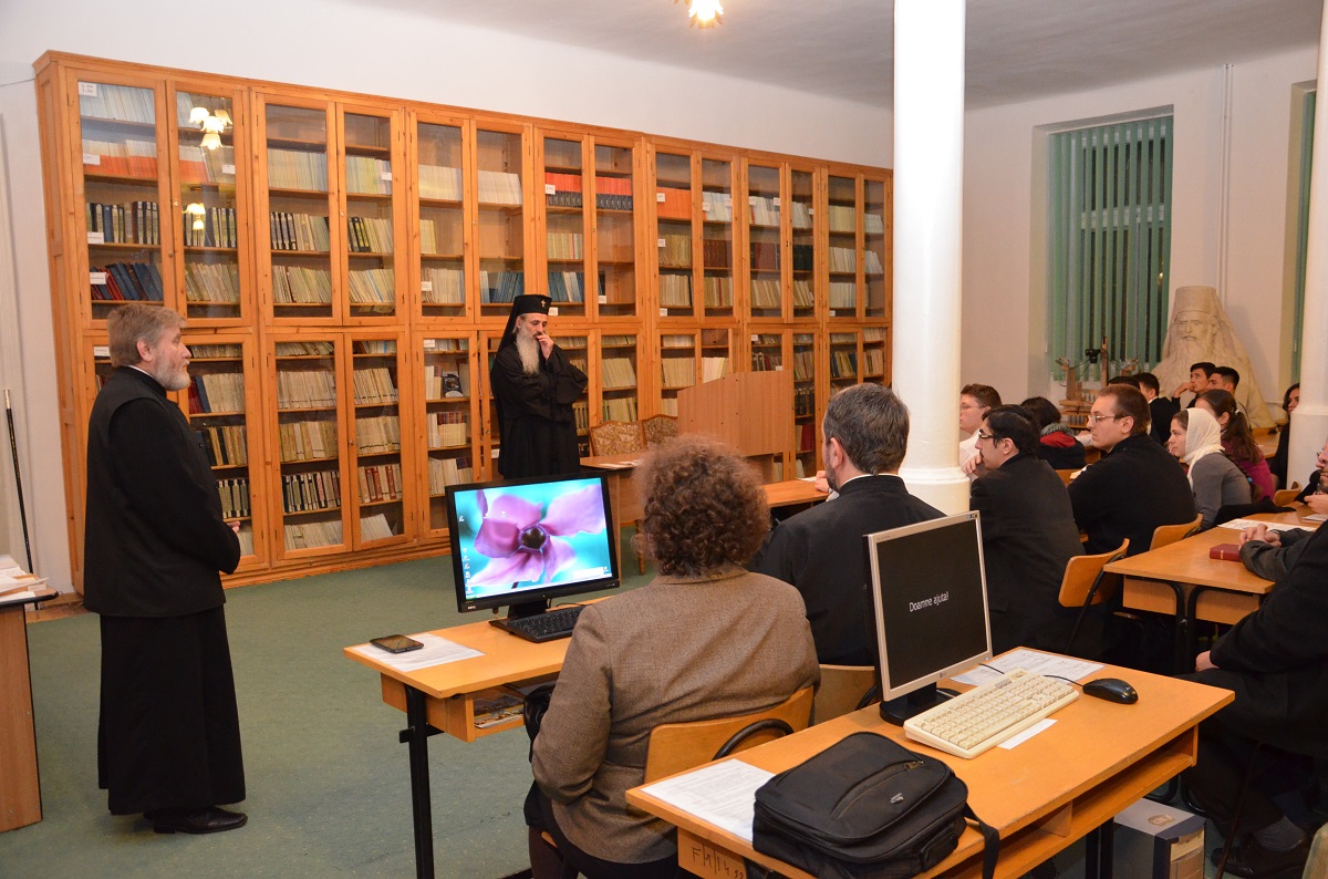 IPS Mitropolit Teofan s-a întâlnit cu studenții Facultății de Teologie din Iași