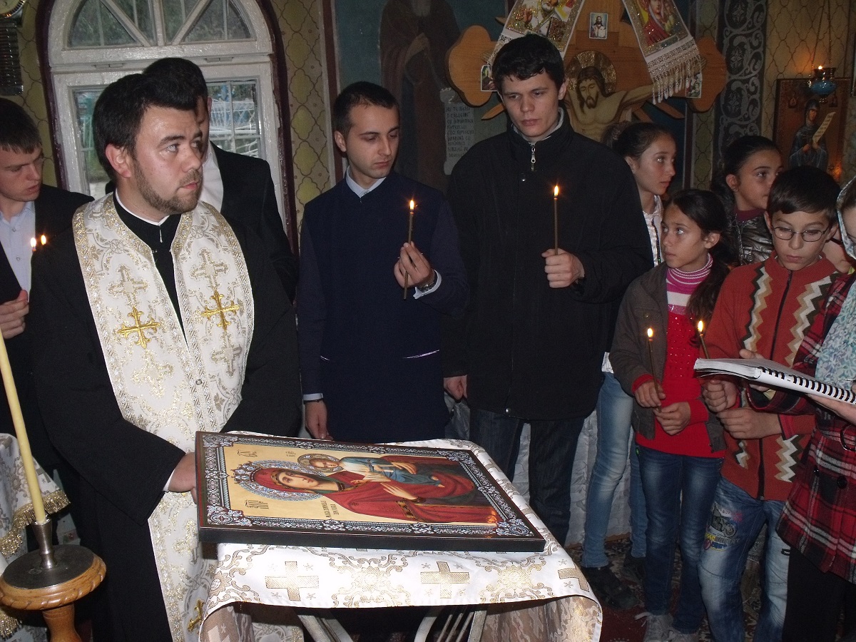 Activitate misionară a studenților de la Colegiul „Sfântul Nicolae”, în parohia Stânca-Roznovanu