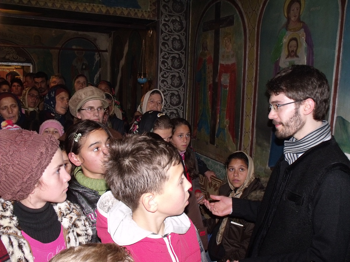 Activitate misionară a studenților de la Colegiul „Sfântul Nicolae”, în parohia Stânca-Roznovanu