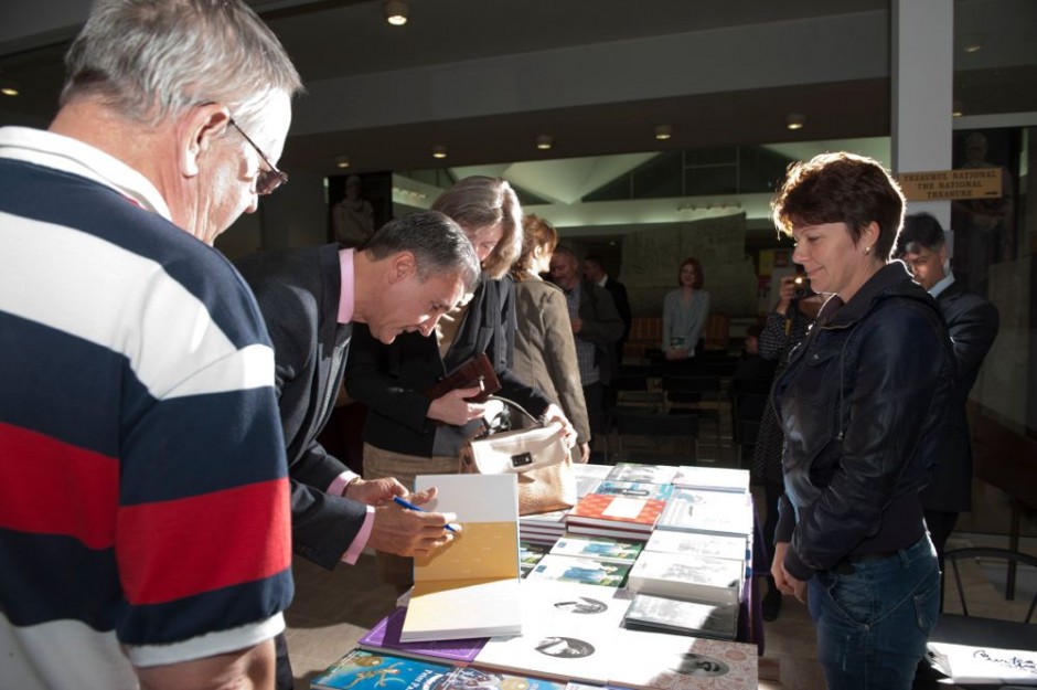 Lansare de gală a volumului &quot;Trei poduri peste lume&quot;, de Alteța Sa Regală Principele Radu al României