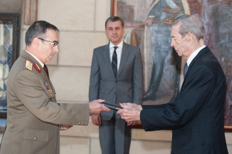Regele Mihai I al României a primit delegația Universității Naționale de Apărare "Carol I"