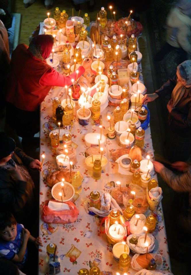 Sfântul Maslu oficiat de 16 preoţi la parohia Bodeşti