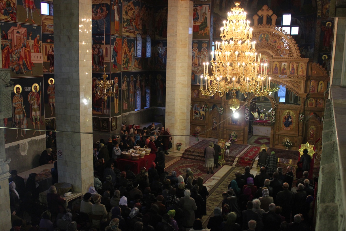 Sfântul Nectarie – Sărbătoarea bucuriei şi a comuniunii duhovniceşti