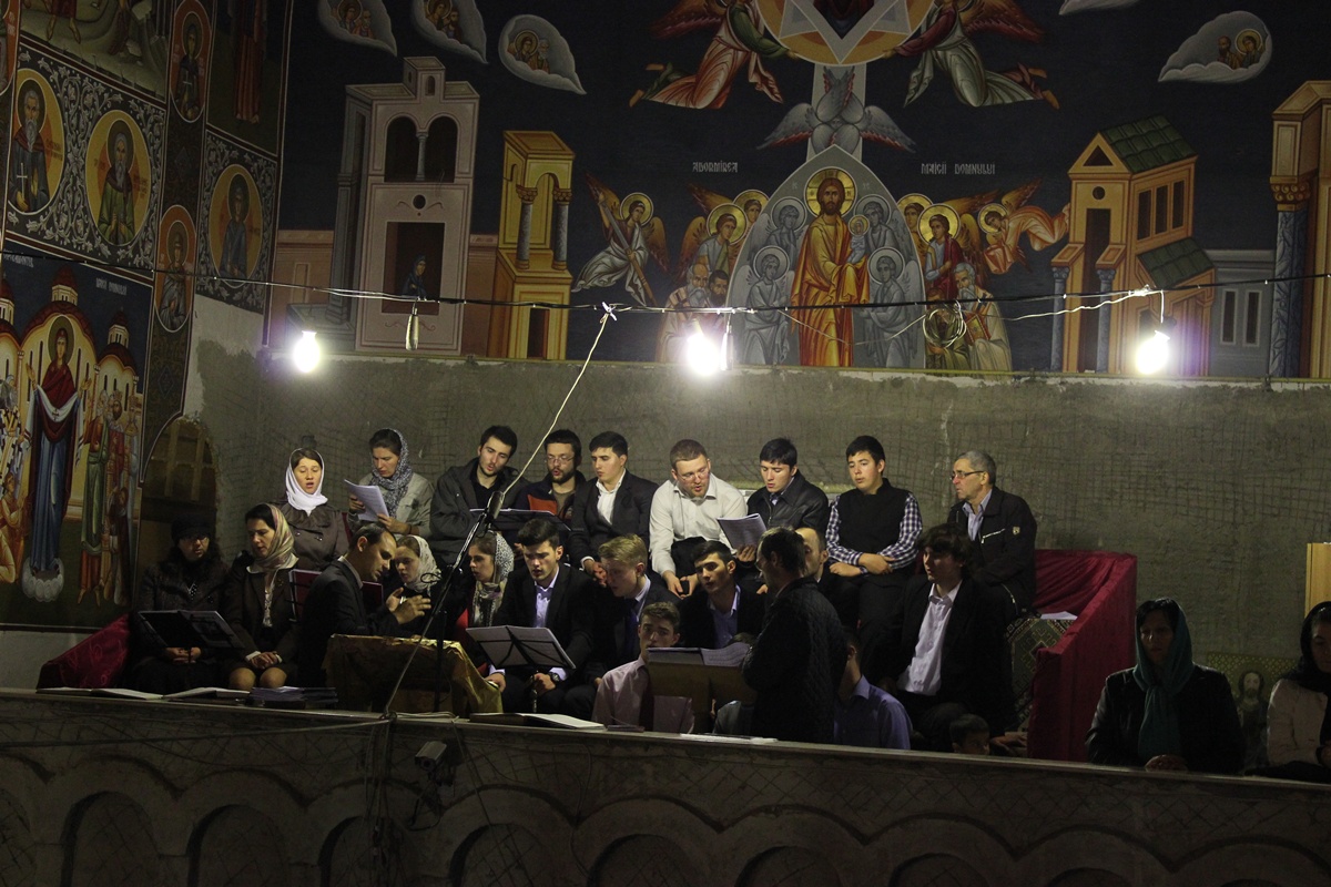 Sfântul Nectarie – Sărbătoarea bucuriei şi a comuniunii duhovniceşti