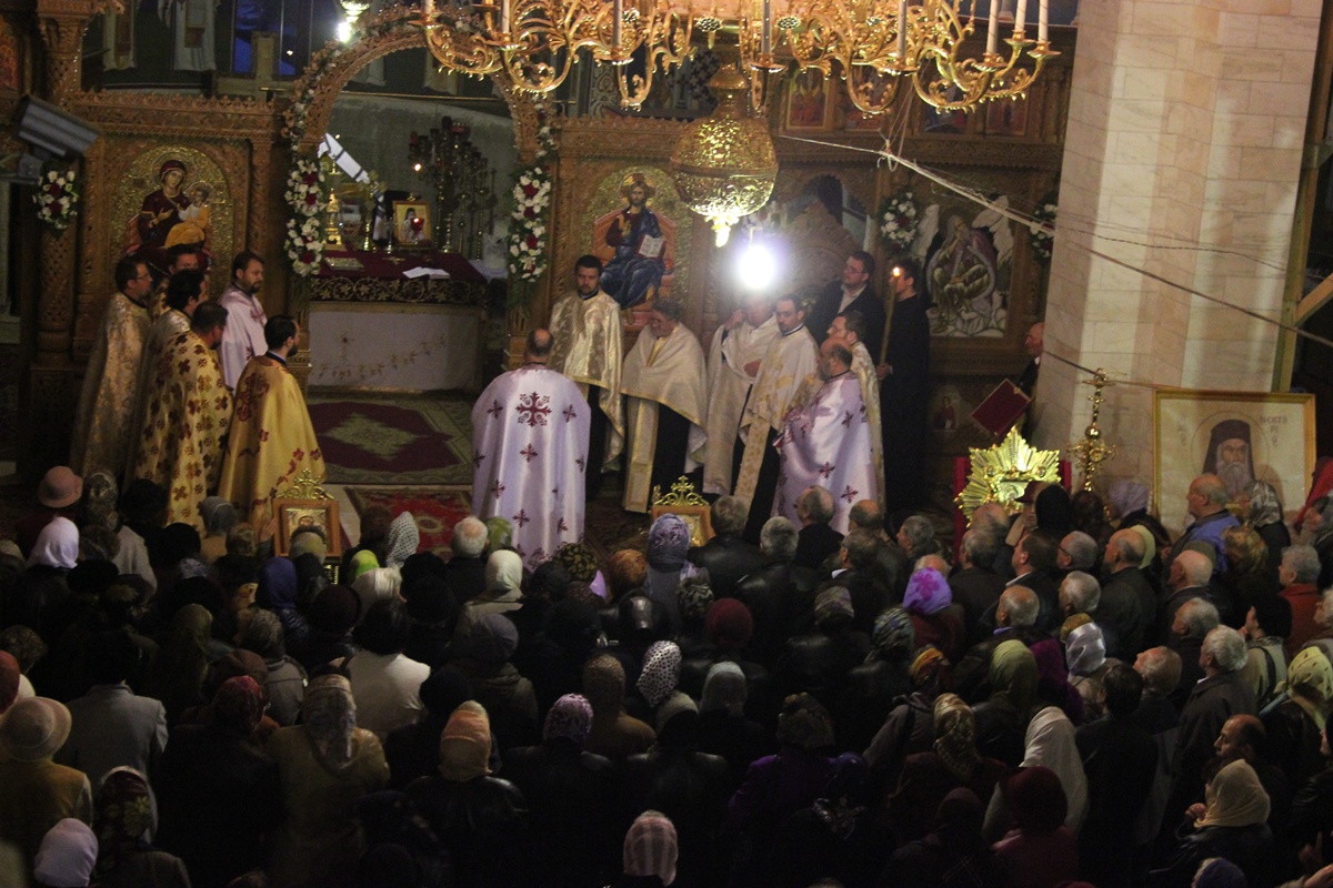 Sfântul Nectarie – Sărbătoarea bucuriei şi a comuniunii duhovniceşti