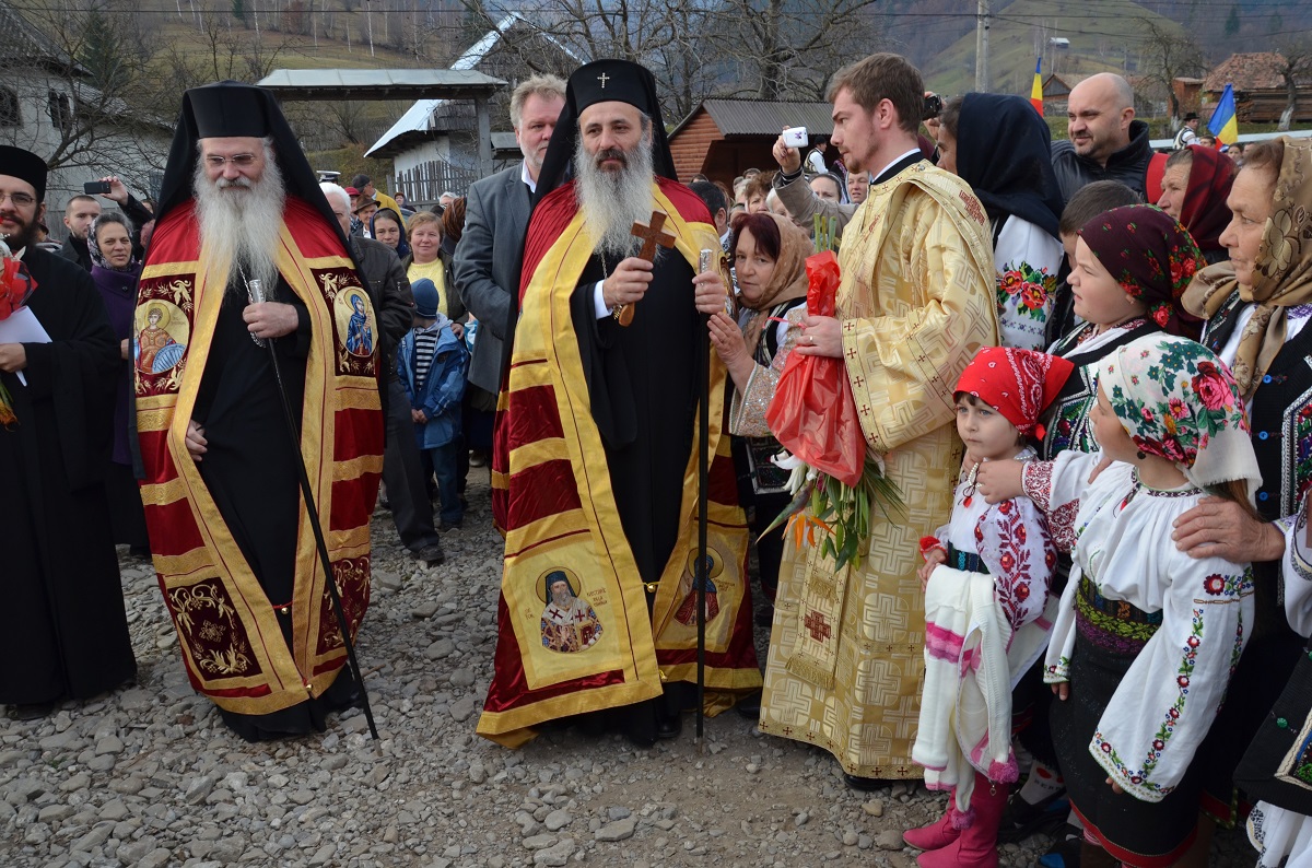 2 mitropoliți, la sfințirea bisericii din Toșorog