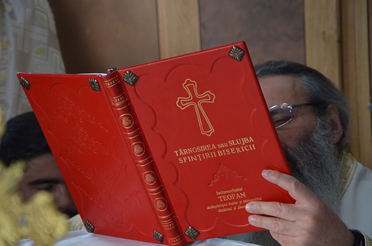 2 mitropoliți, la sfințirea bisericii din Toșorog