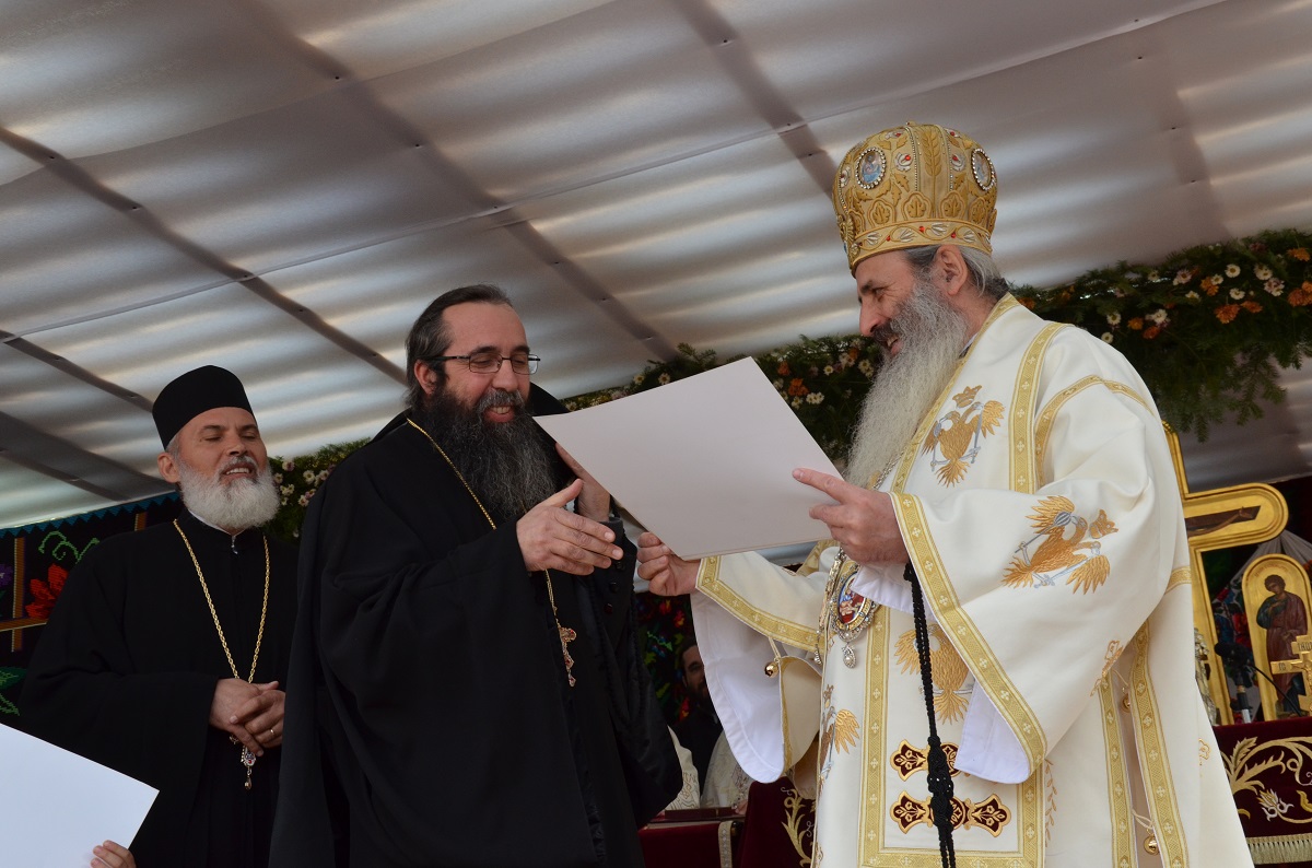 2 mitropoliți, la sfințirea bisericii din Toșorog
