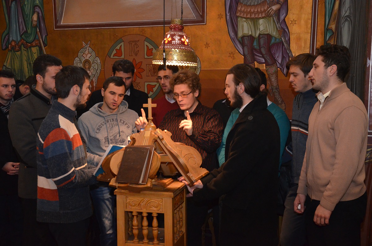 Parastas pentru părintele profesor Vasile Gheorghiu, la Facultatea de Teologie din Iași