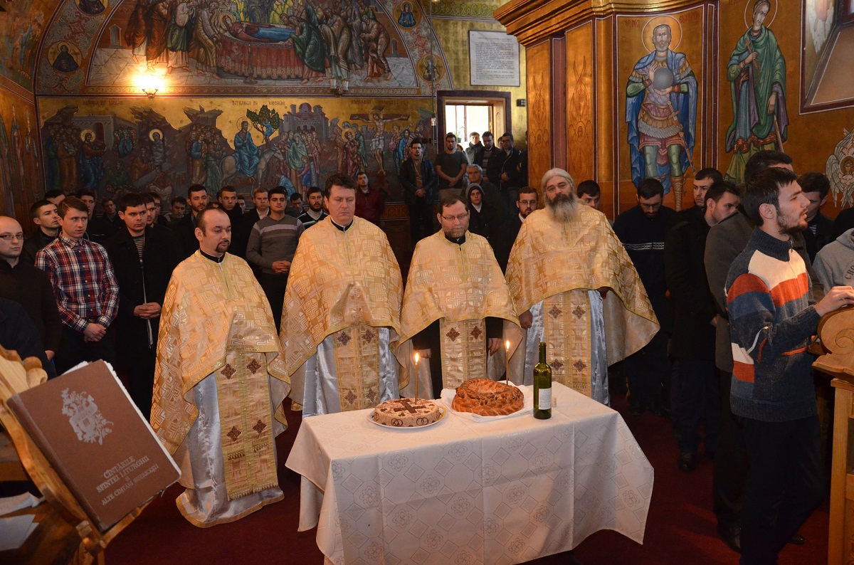 Parastas pentru părintele profesor Vasile Gheorghiu, la Facultatea de Teologie din Iași