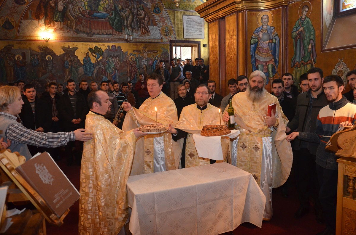 Parastas pentru părintele profesor Vasile Gheorghiu, la Facultatea de Teologie din Iași