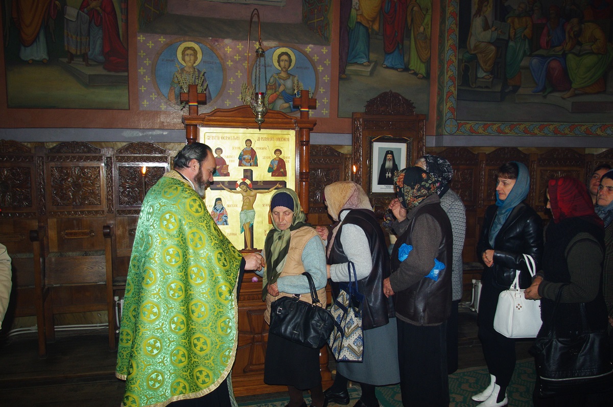 Sfântul Ierarh Nectarie, sărbătorit la parohia Urecheni