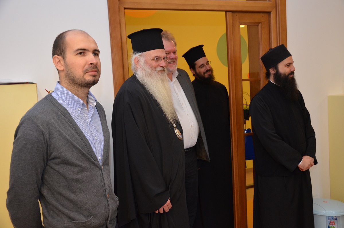 Grădiniţa „Buna Vestire“ şi Şcoala „Varlaam Mitropolitul“ au fost vizitate de doi ierarhi
