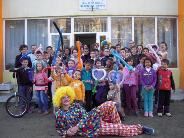 „Ziua zâmbetelor” la Aşezământul Social „Sfântul Mucenic Ciprian” din Ocna Mureş