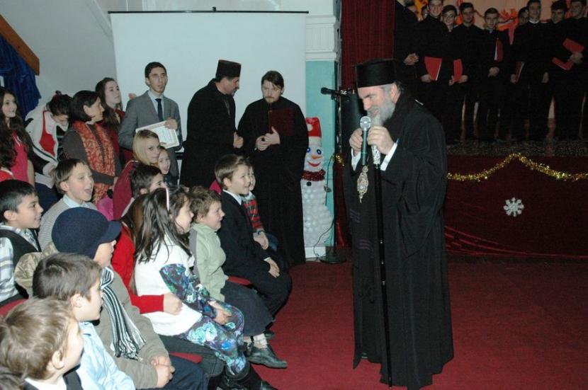 Sărbătoare pentru beneficiarii Centrului de zi ”Episcop Melchisedec”