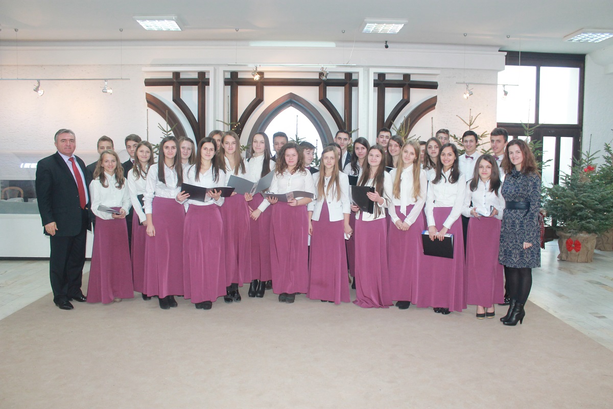 „Un Crăciun pentru fiecare“, la liceul din Vicovu de Sus