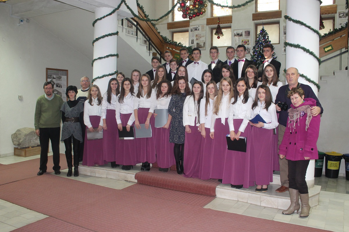 „Un Crăciun pentru fiecare“, la liceul din Vicovu de Sus