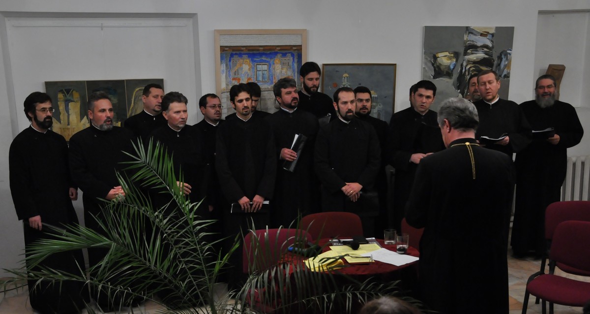 Vernisajul expoziţiei &quot;Dialog cu sacrul&quot;