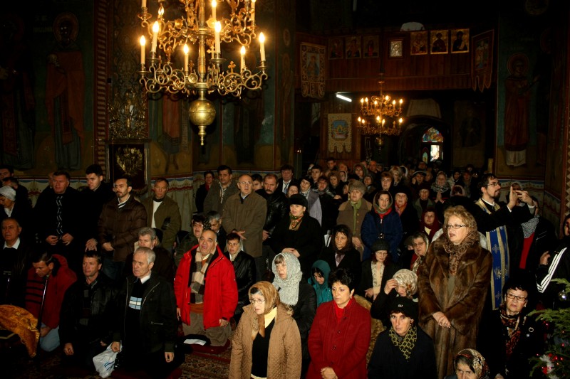 Sfântul Ierarh Spiridon, cinstit în parohia Mavrodolu din Pitești Sfântul Ierarh Spiridon, cinstit în parohia Mavrodolu din Pitești