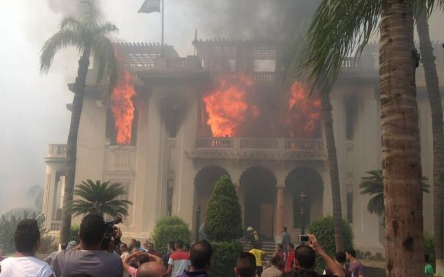 Biserică incendiată la graniţa siriană cu Turcia